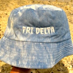 Tri Delta bucket hat NWOT